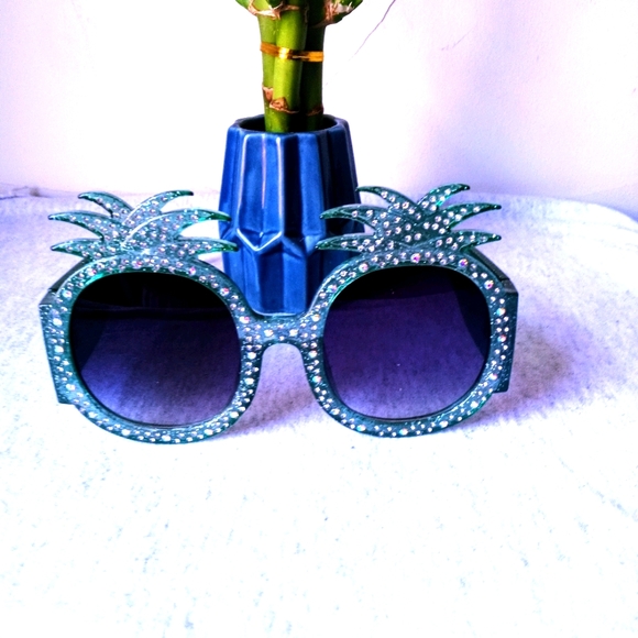 Class N Style Inc Accessories - Sir Elton Pineapple Sunglasses